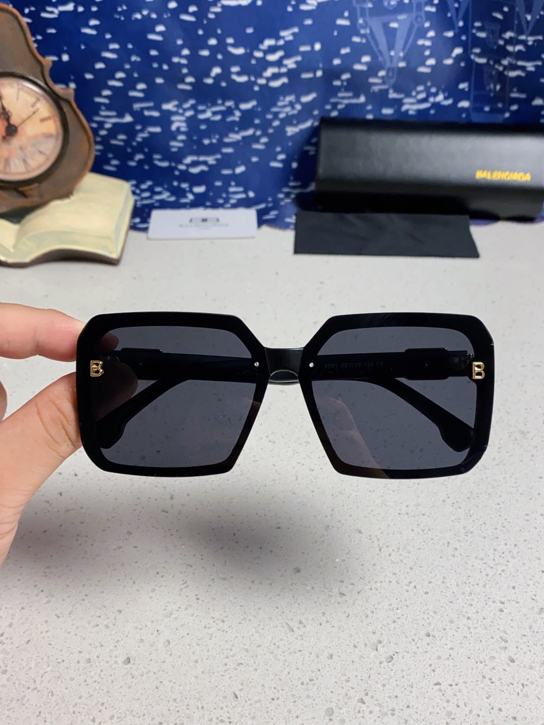 Balenciaga Square Gray Lens Sunglasses for Men & Women - 432557 - detail image 4