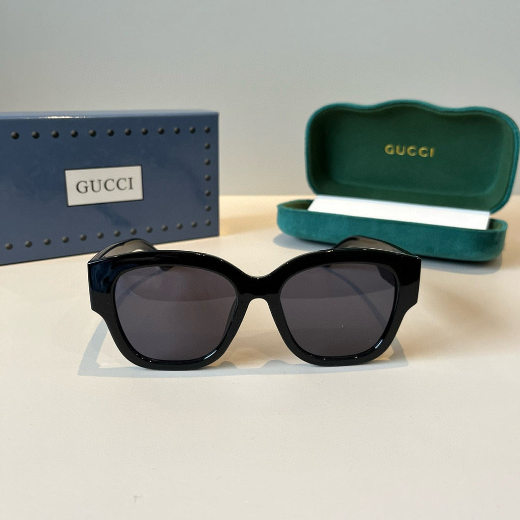 Gucci Oversized Black Lens Sunglasses for Men & Women - 448855 - detail image 2