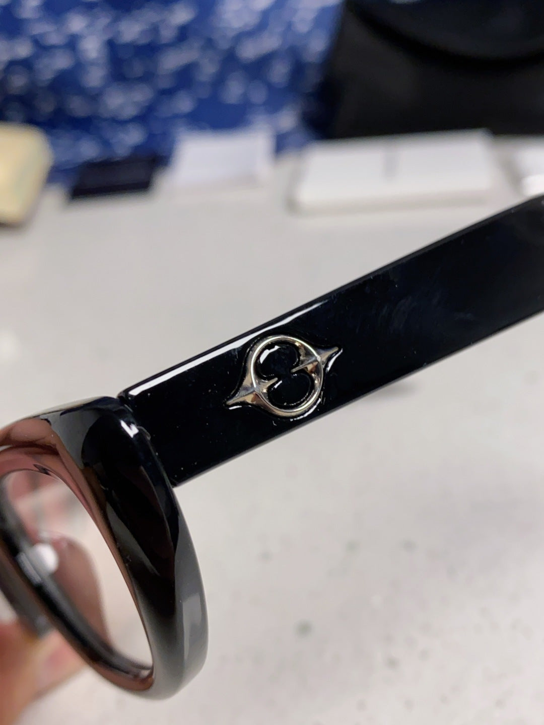 Gentle Monster 27AND7 Cat-Eye Silver Lens Sunglasses for Men & Women - 488046 - detail image 7