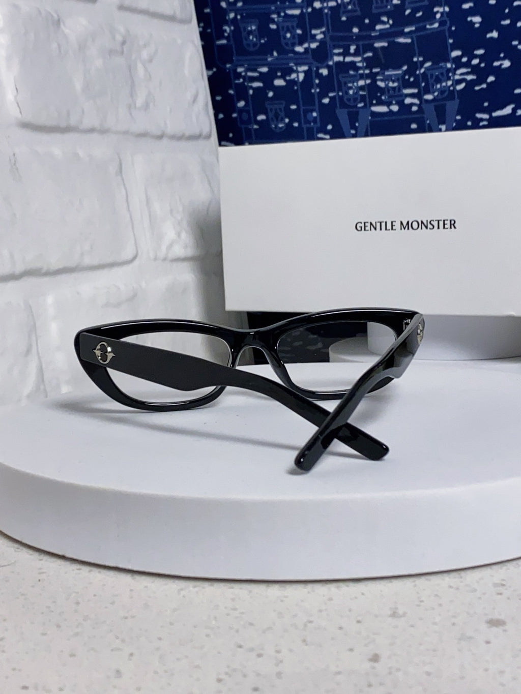 Gentle Monster 27AND7 Cat-Eye Silver Lens Sunglasses for Men & Women - 488046 - detail image 3