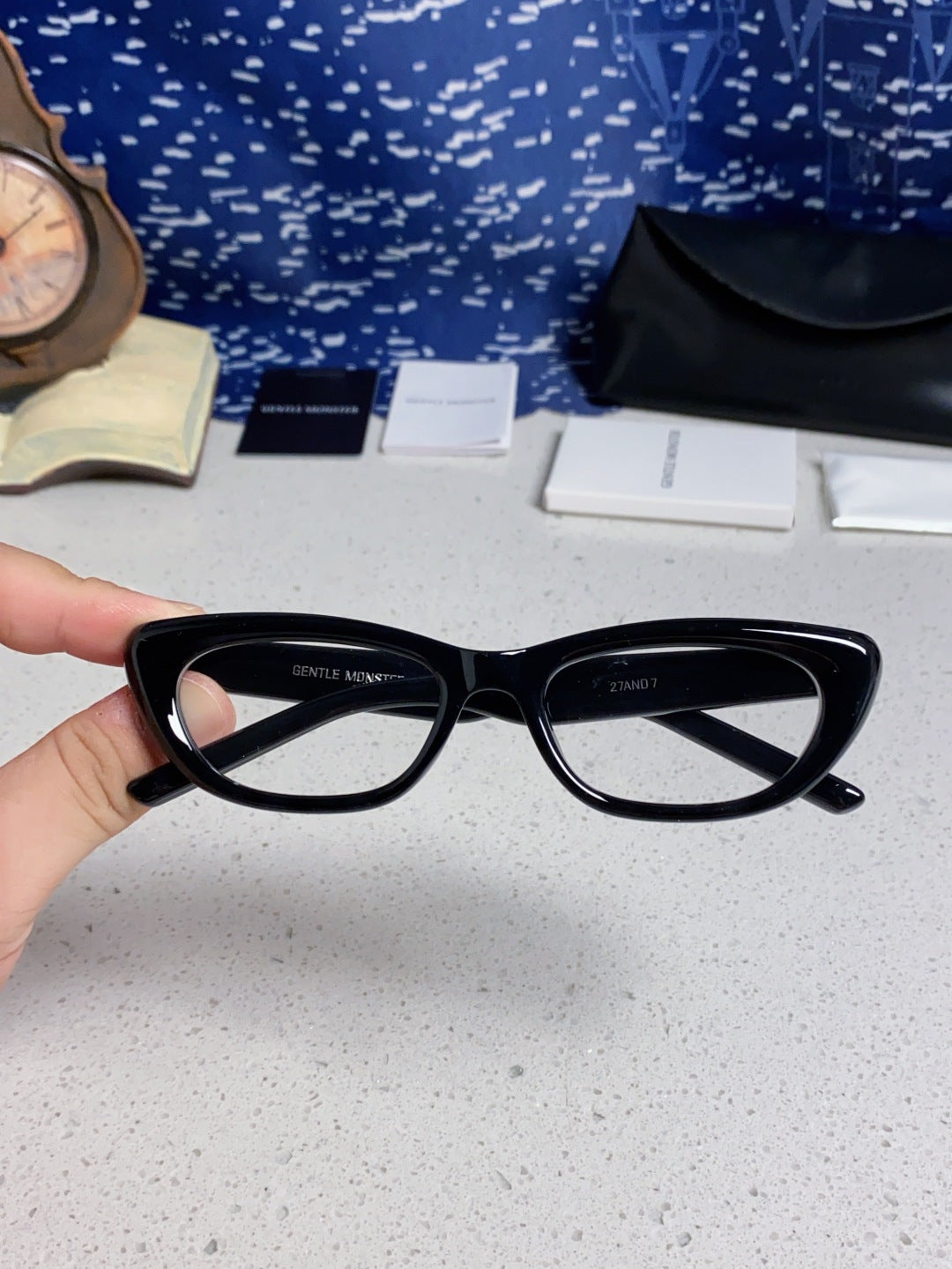 Gentle Monster 27AND7 Cat-Eye Silver Lens Sunglasses for Men & Women - 488046 - detail image 4