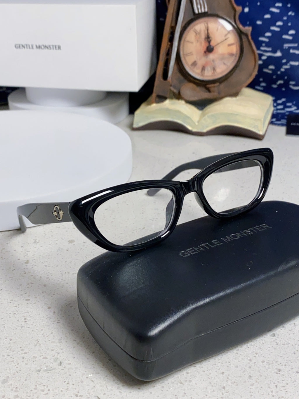 Gentle Monster 27AND7 Cat-Eye Silver Lens Sunglasses for Men & Women - 358874 - detail image 10