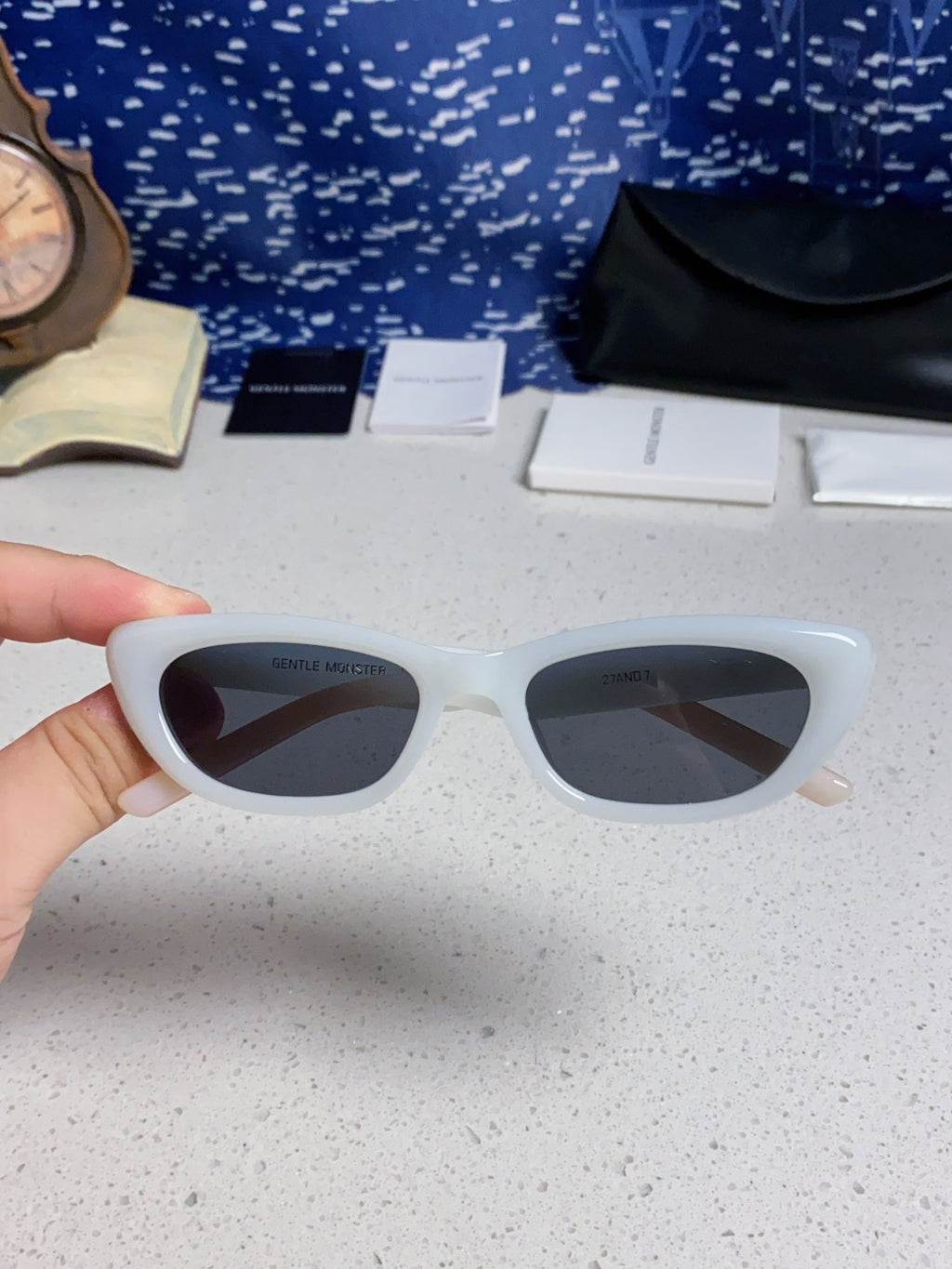 Gentle Monster 27AND7 Cat-Eye Silver Lens Sunglasses for Men & Women - 488047 - detail image 4