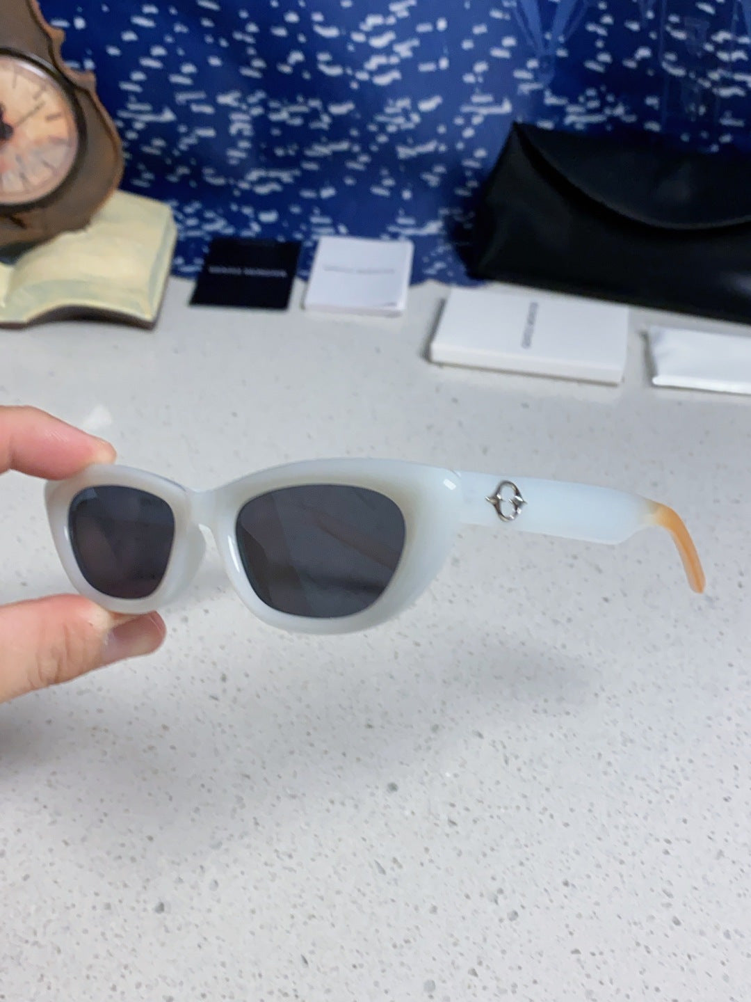Gentle Monster 27AND7 Cat-Eye Silver Lens Sunglasses for Men & Women - 488047 - detail image 6