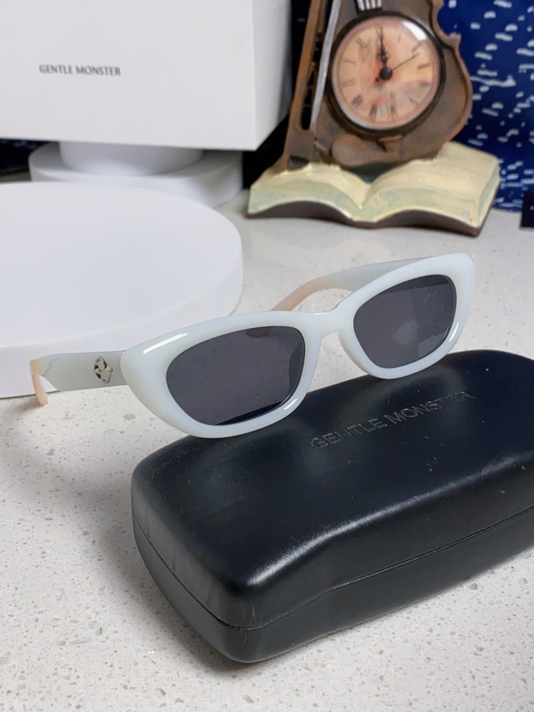 Gentle Monster 27AND7 Cat-Eye Silver Lens Sunglasses for Men & Women - 358875 - detail image 10