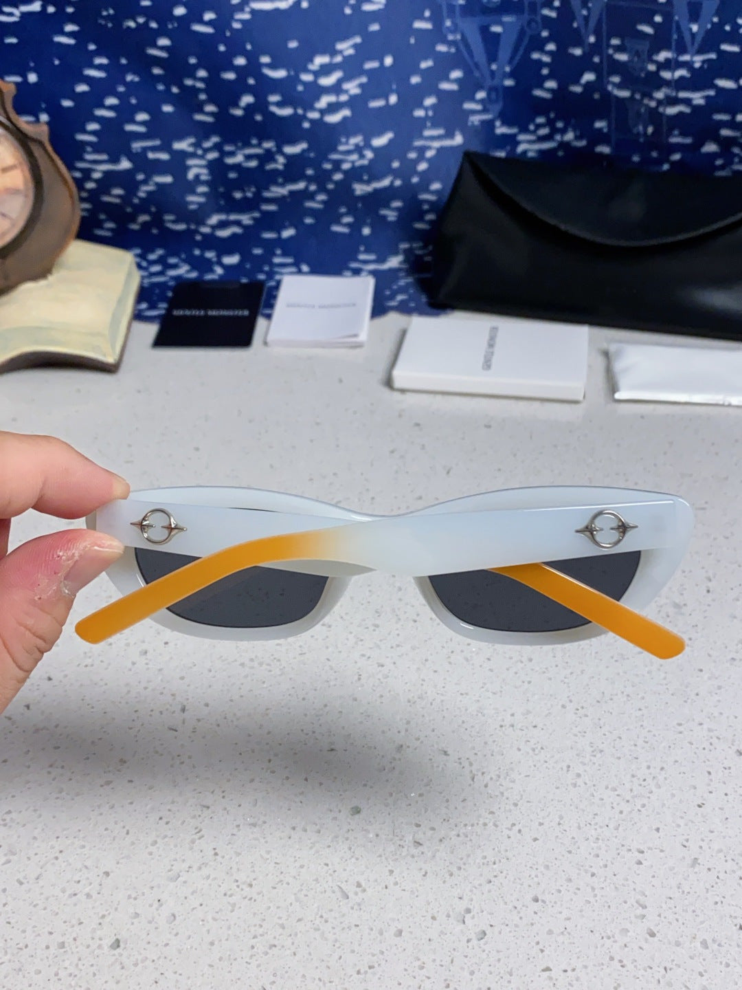 Gentle Monster 27AND7 Cat-Eye Silver Lens Sunglasses for Men & Women - 488047 - detail image 5