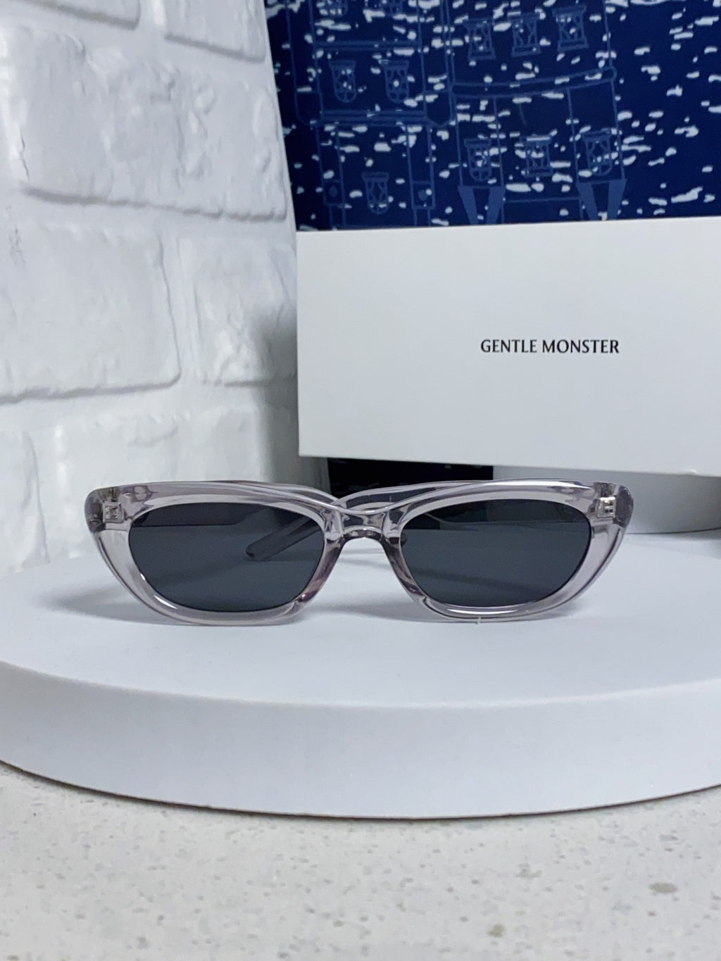 Gentle Monster 27AND7 Cat-Eye Silver Lens Sunglasses for Men & Women - 358877 - detail image 2