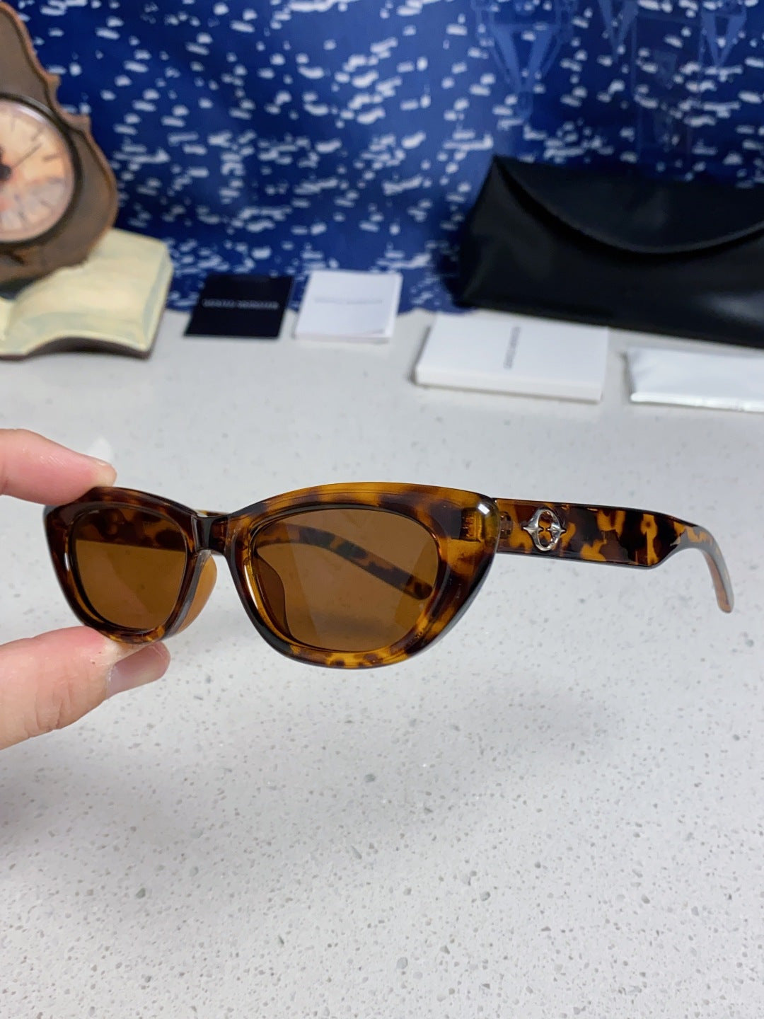 Gentle Monster 27AND7 Cat-Eye Brown Lens Sunglasses for Men & Women - 358878 - detail image 6