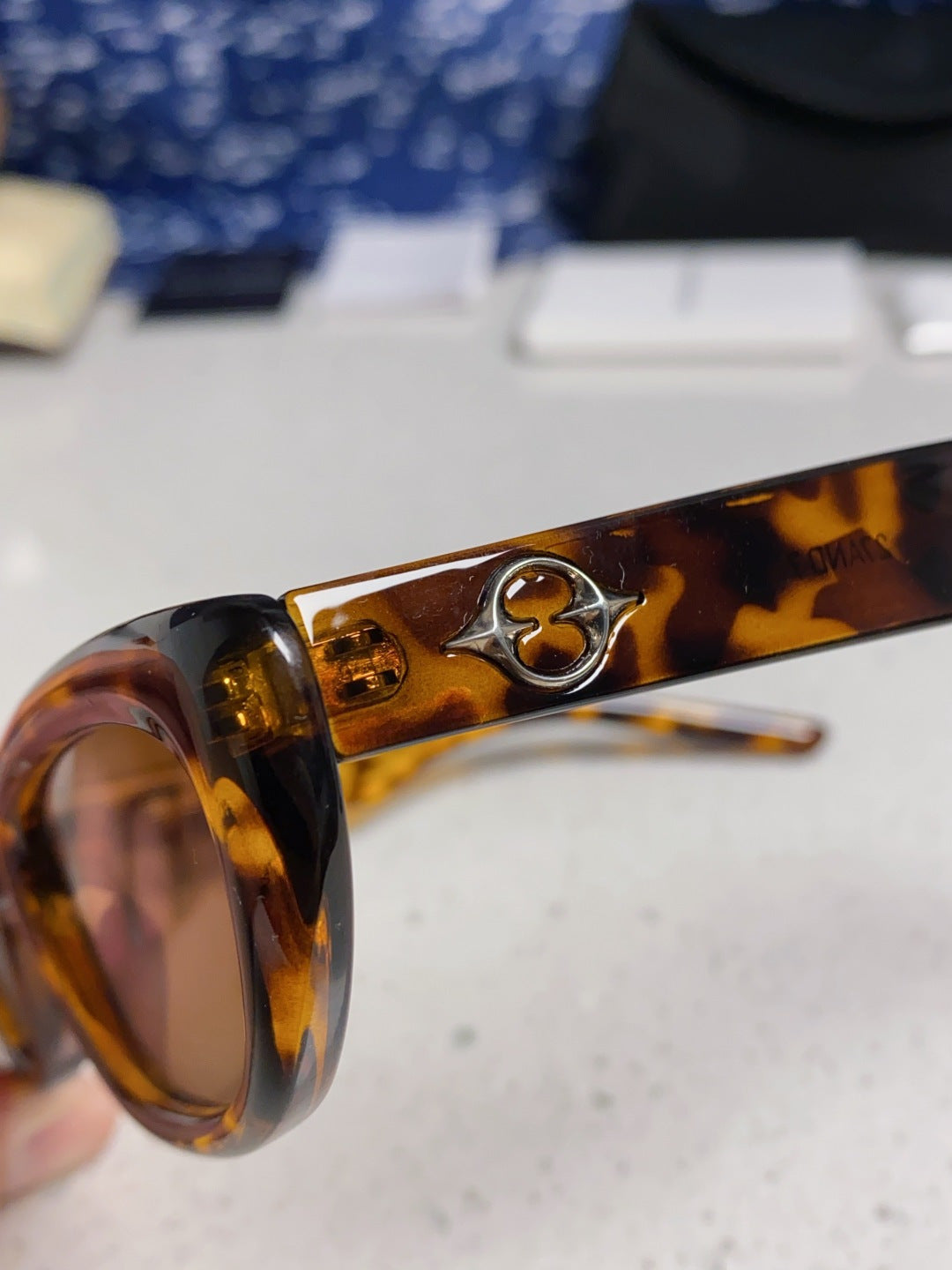 Gentle Monster 27AND7 Cat-Eye Brown Lens Sunglasses for Men & Women - detail image 7