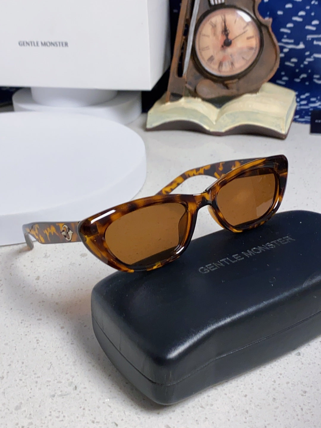 Gentle Monster 27AND7 Cat-Eye Brown Lens Sunglasses for Men & Women - detail image 10