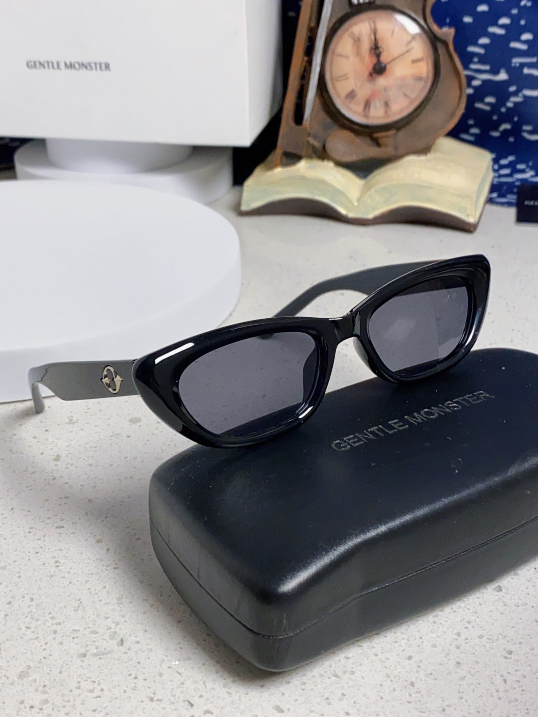 Gentle Monster 27AND7 Cat-Eye Black Lens Sunglasses for Men & Women - detail image 10