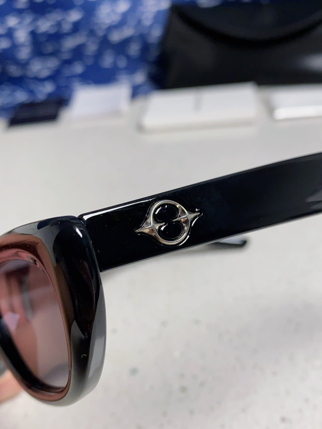 Gentle Monster 27AND7 Cat-Eye Black Lens Sunglasses for Men & Women - detail image 7