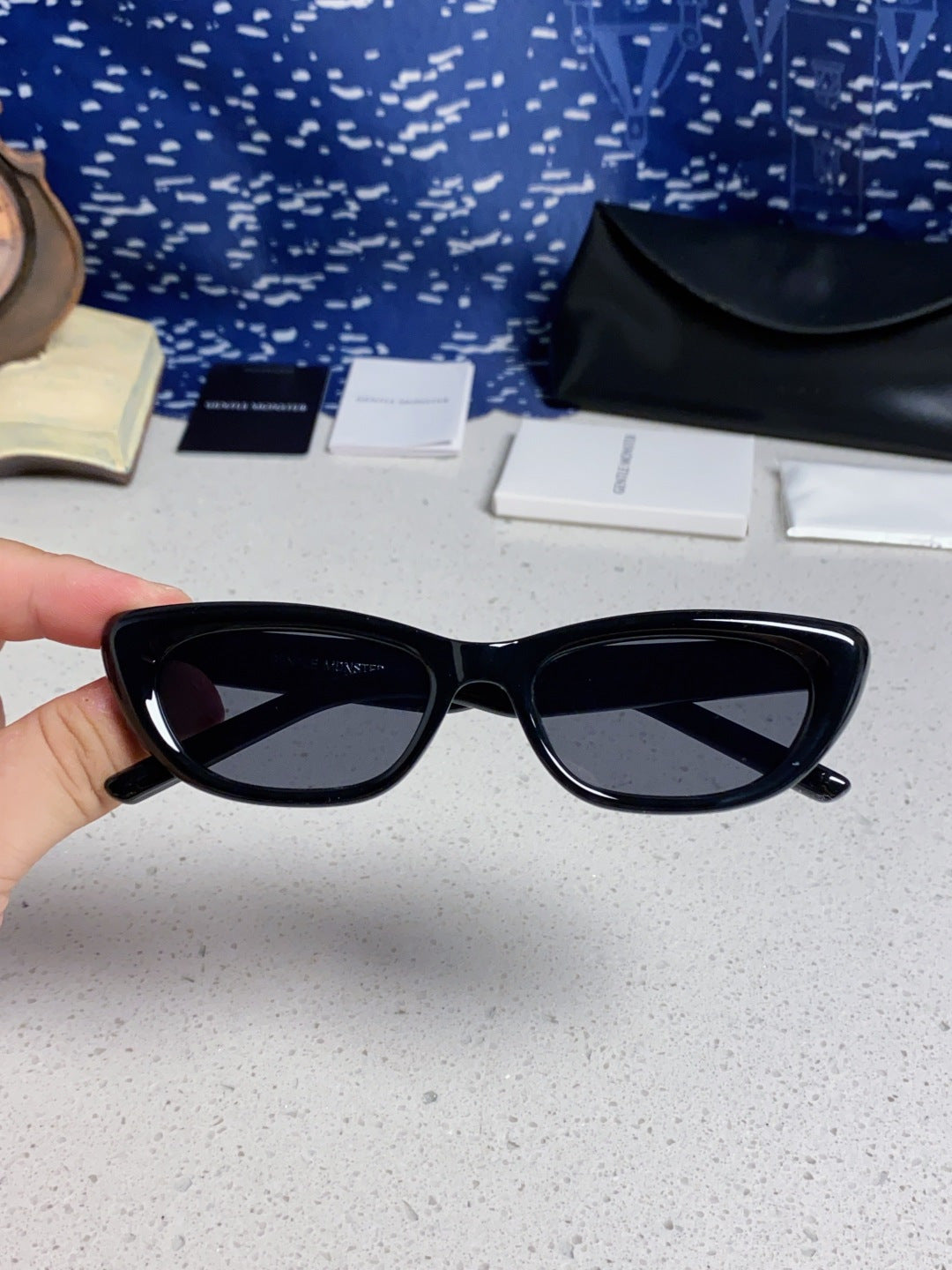 Gentle Monster 27AND7 Cat-Eye Black Lens Sunglasses for Men & Women - detail image 4