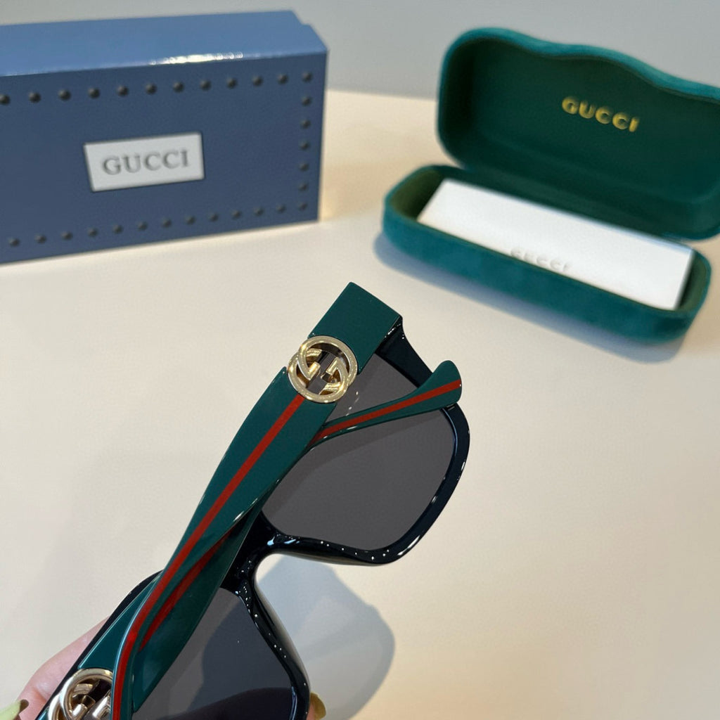 Gucci Oversized Black Lens Sunglasses for Men & Women - 486344 - detail image 7
