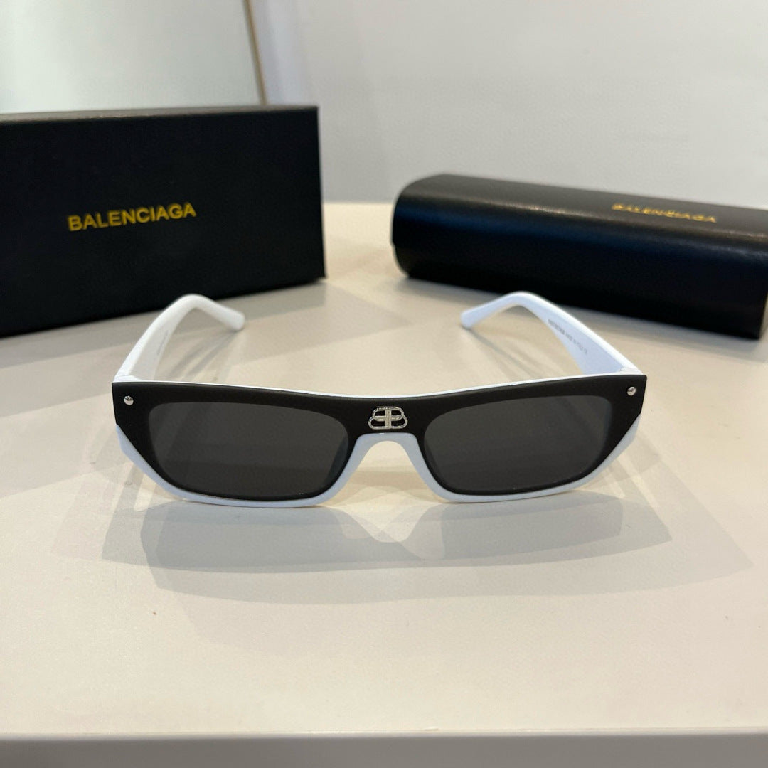 Balenciaga Rectangular Silver Lens Sunglasses for Men & Women - 487500 - detail image 2