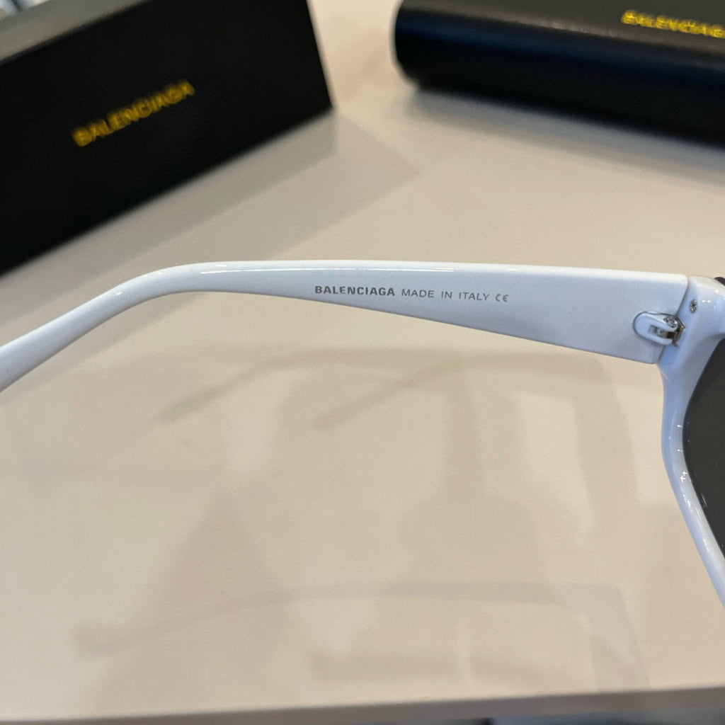 Balenciaga Rectangular Silver Lens Sunglasses for Men & Women - 487500 - detail image 8