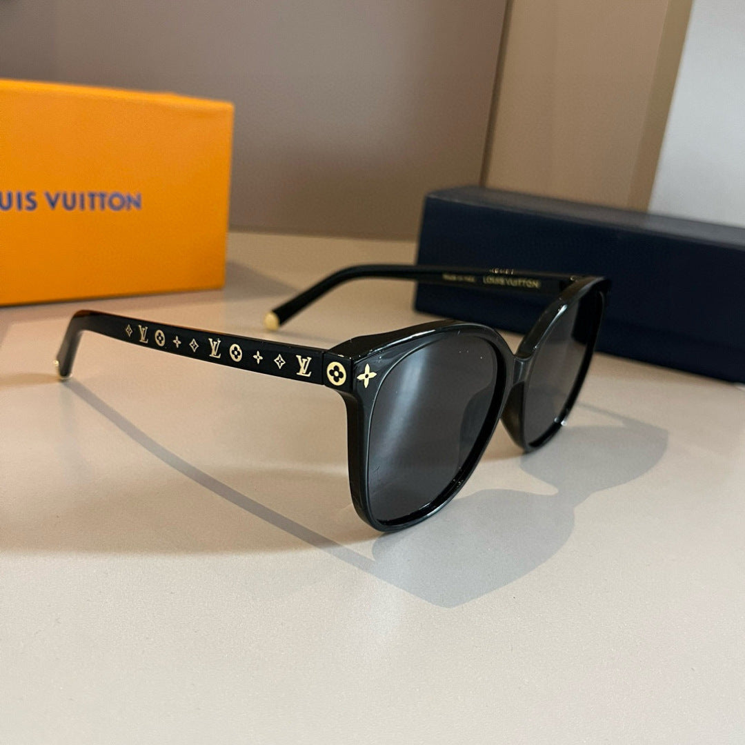 Louis Vuitton Fashion Gold Lens Sunglasses for Men & Women - 486274