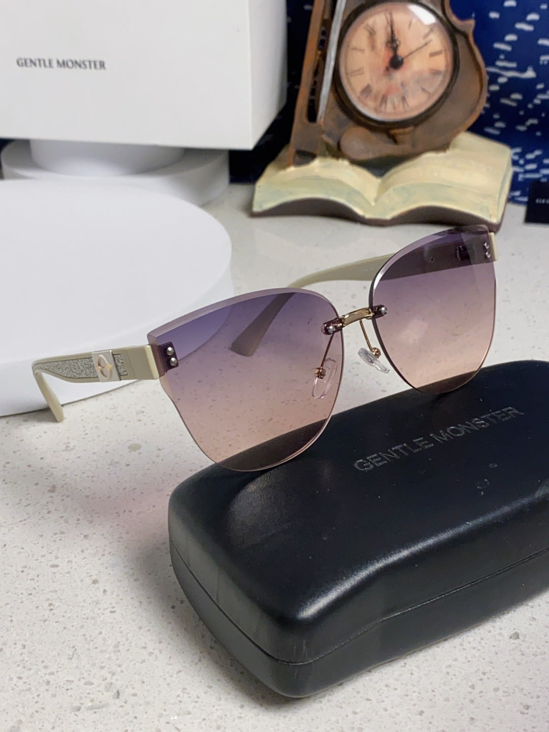 Gentle Monster 8194 Lightweight Rimless Silver Lens Sunglasses for Women - detail image 10