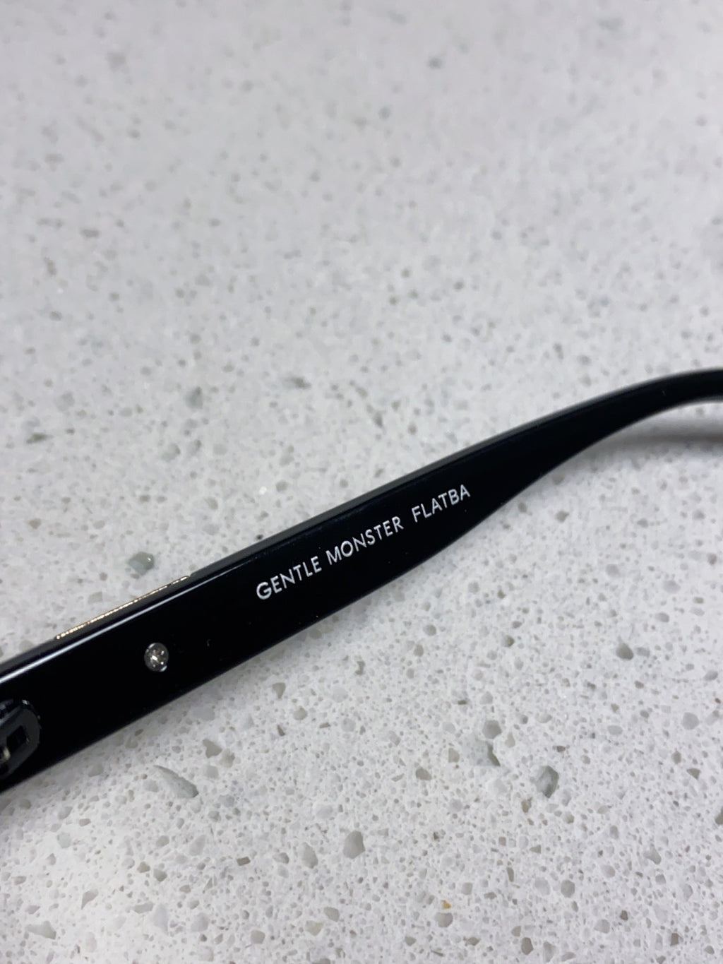 Gentle Monster 8194 Lightweight Rimless Black Lens Sunglasses for Women - detail image 8