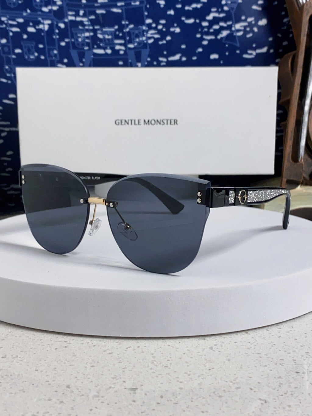 Gentle Monster 8194 Lightweight Rimless Black Lens Sunglasses for Women