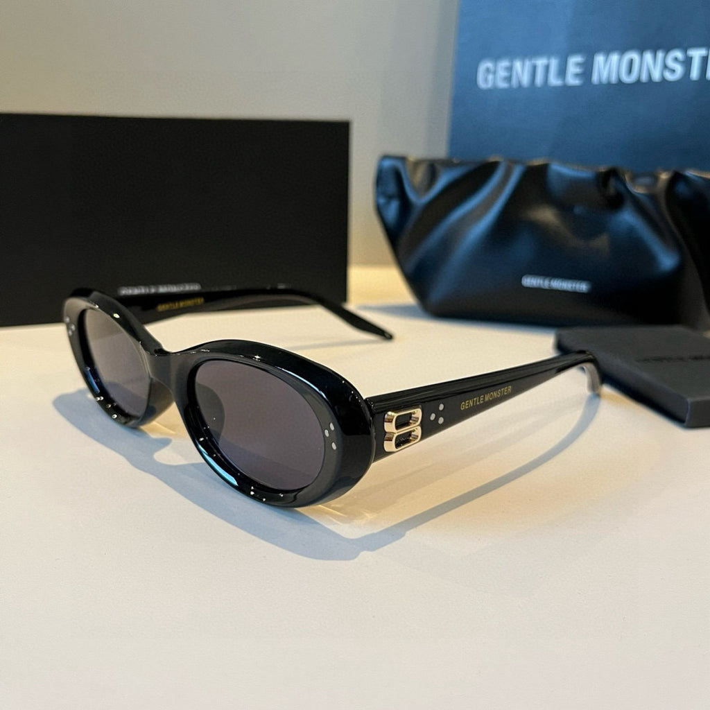 Gentle Monster Cat-Eye Black Lens Sunglasses for Men & Women - 358910 - detail image 3