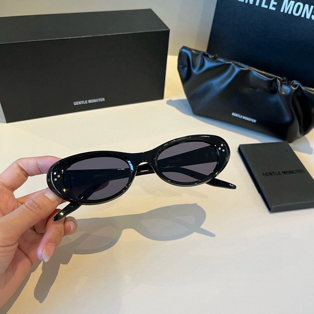 Gentle Monster Cat-Eye Black Lens Sunglasses for Men & Women - 358910 - detail image 9