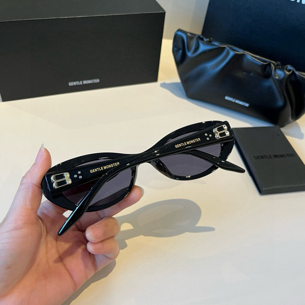 Gentle Monster Cat-Eye Black Lens Sunglasses for Men & Women - 358910 - detail image 6