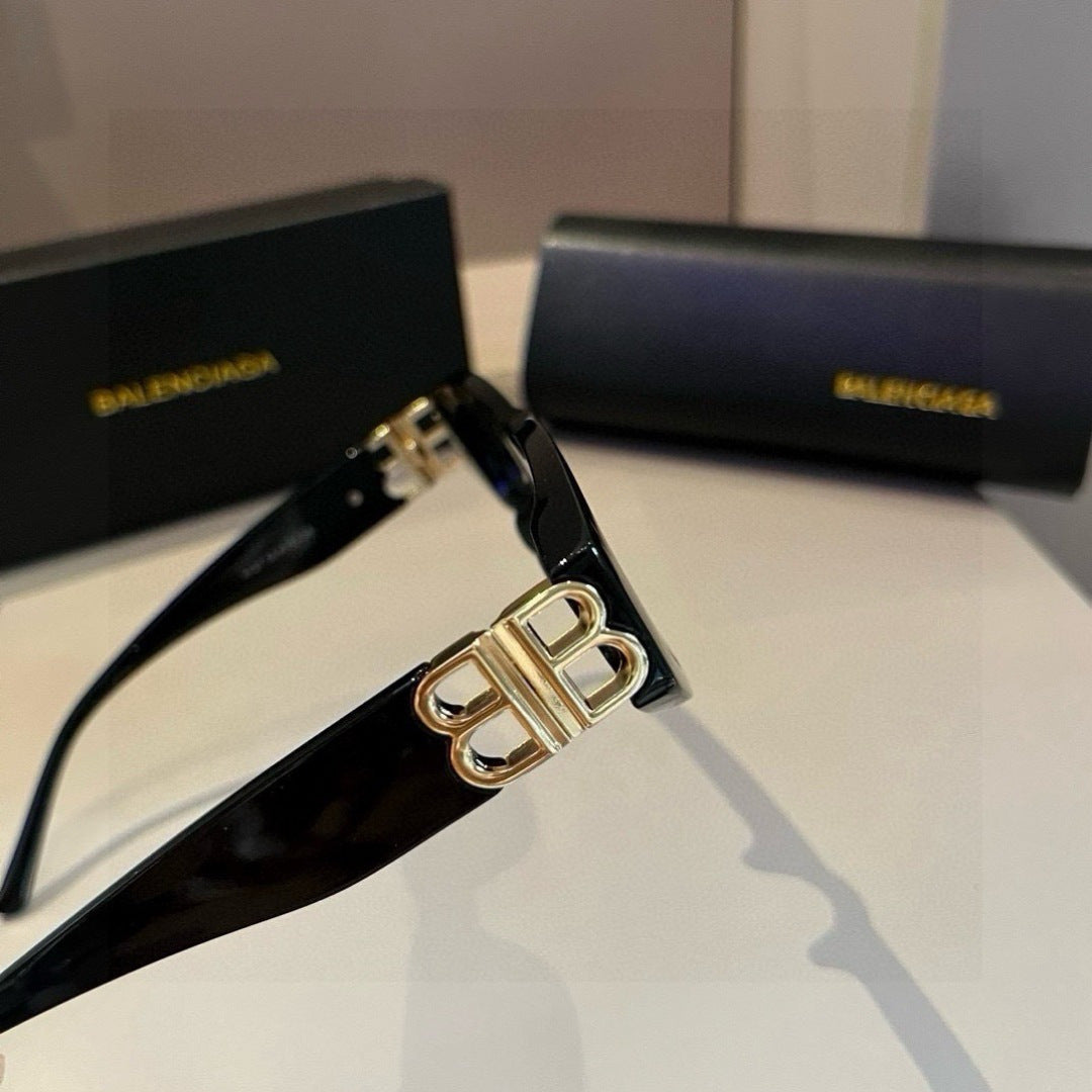 Balenciaga Rectangular Gold Lens Sunglasses for Men & Women - 466044 - detail image 2