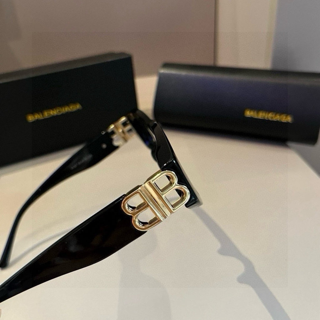 Balenciaga Rectangular Gold Lens Sunglasses for Men & Women - 449657 - detail image 2