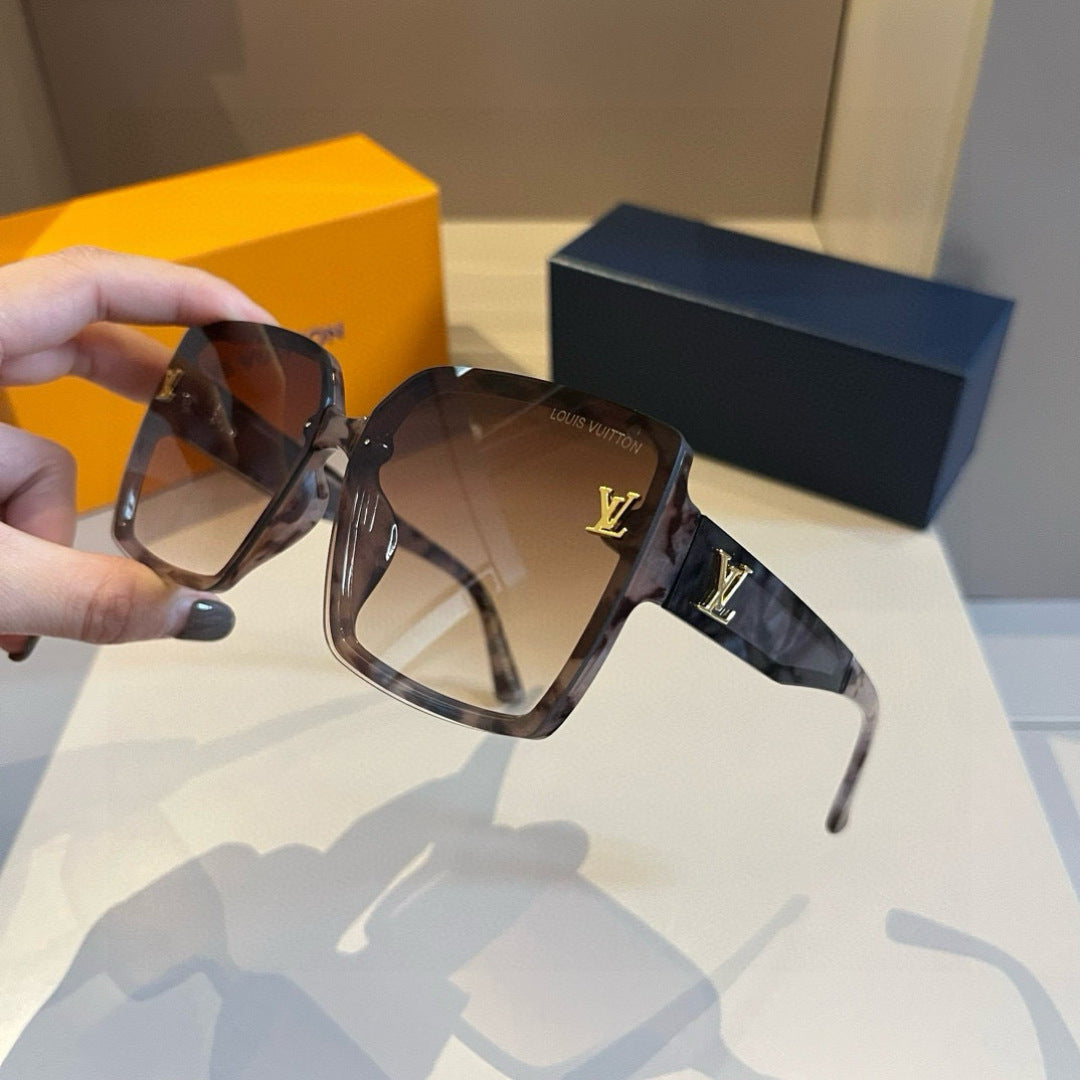 Louis Vuitton Fashion Gold Lens Sunglasses for Men & Women - 464679 - detail image 4