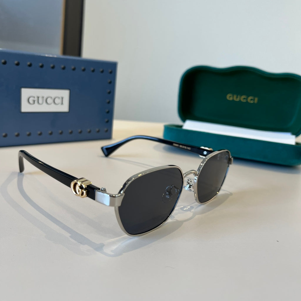 Gucci Polarized Fashion Silver Lens Sunglasses for Men - 866938