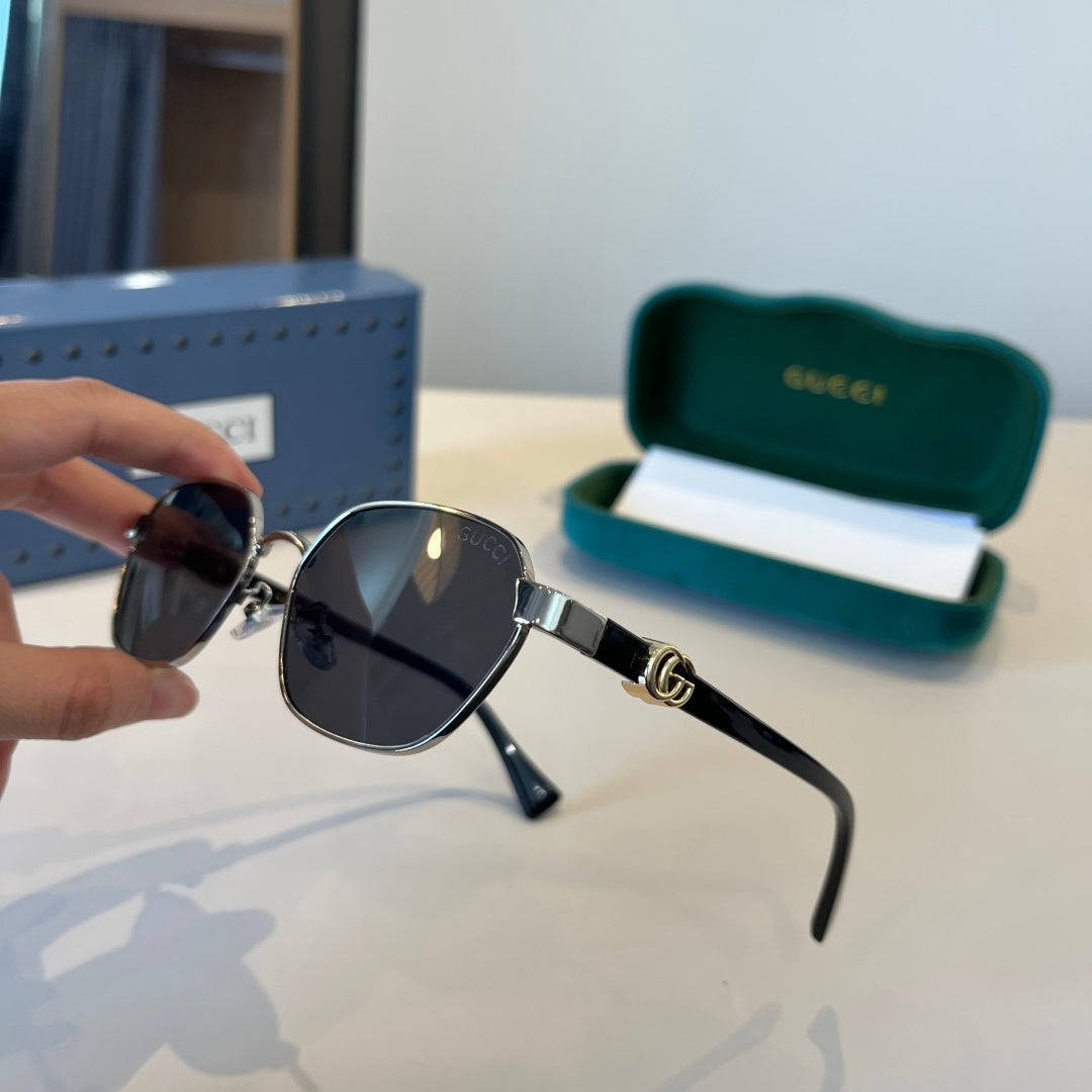 Gucci Polarized Fashion Silver Lens Sunglasses for Men - 997588 - detail image 4