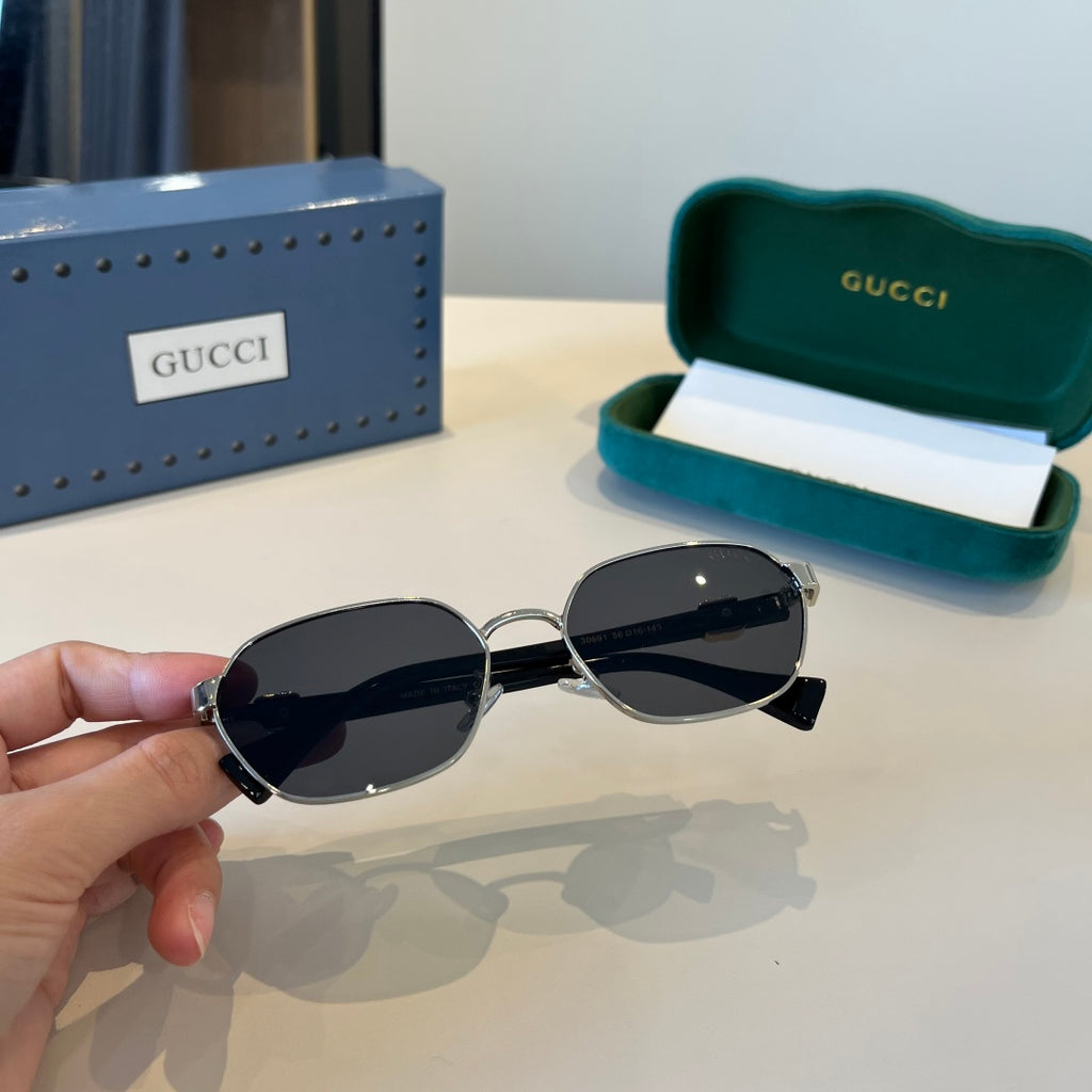 Gucci Polarized Fashion Silver Lens Sunglasses for Men - 997588 - detail image 10