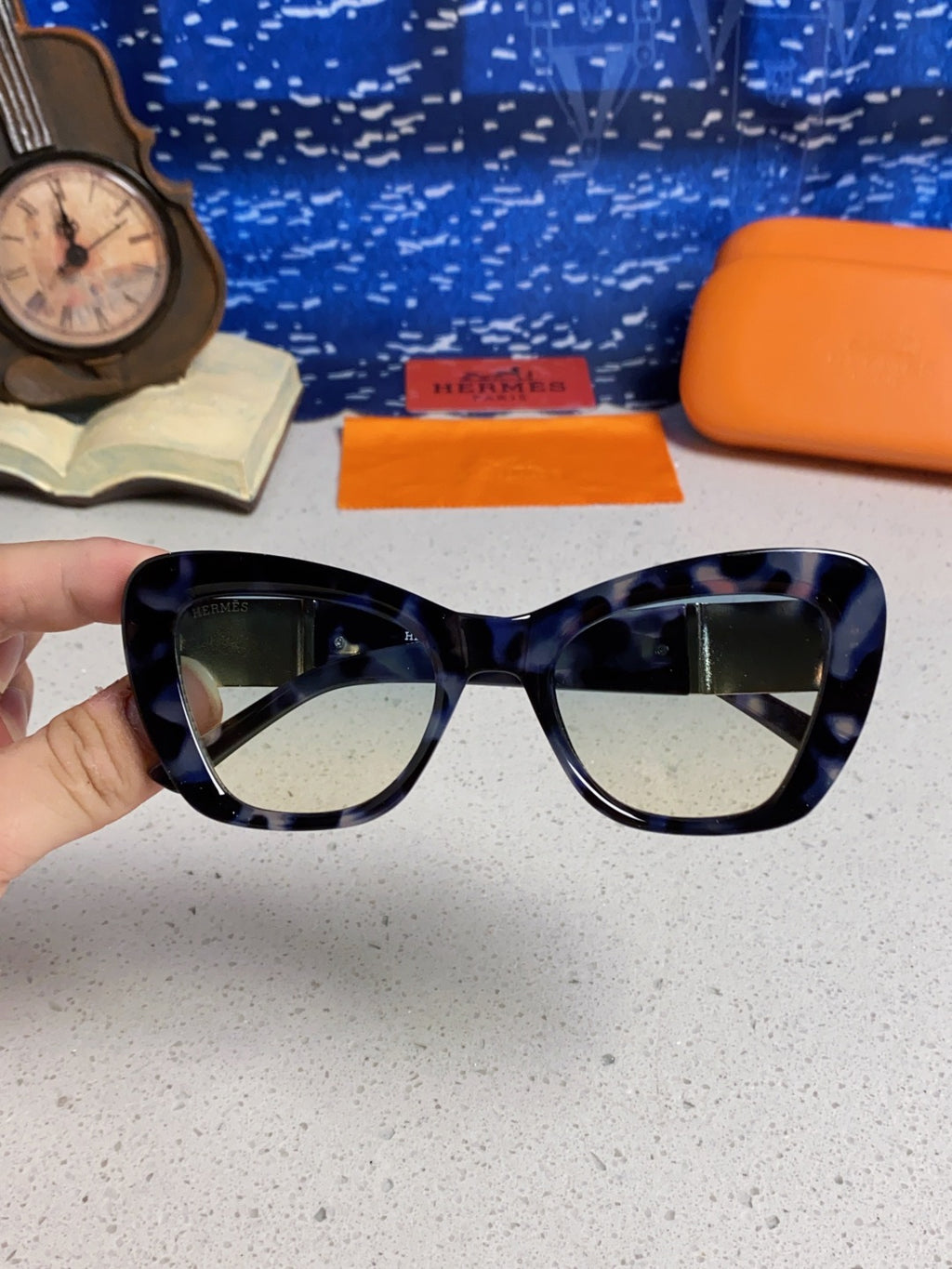 Hermès Cat-Eye Silver Lens Sunglasses for Men & Women - 488103 - detail image 4