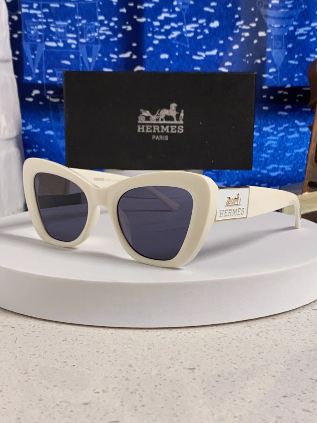 Hermès Cat-Eye Silver Lens Sunglasses for Men & Women - 358923