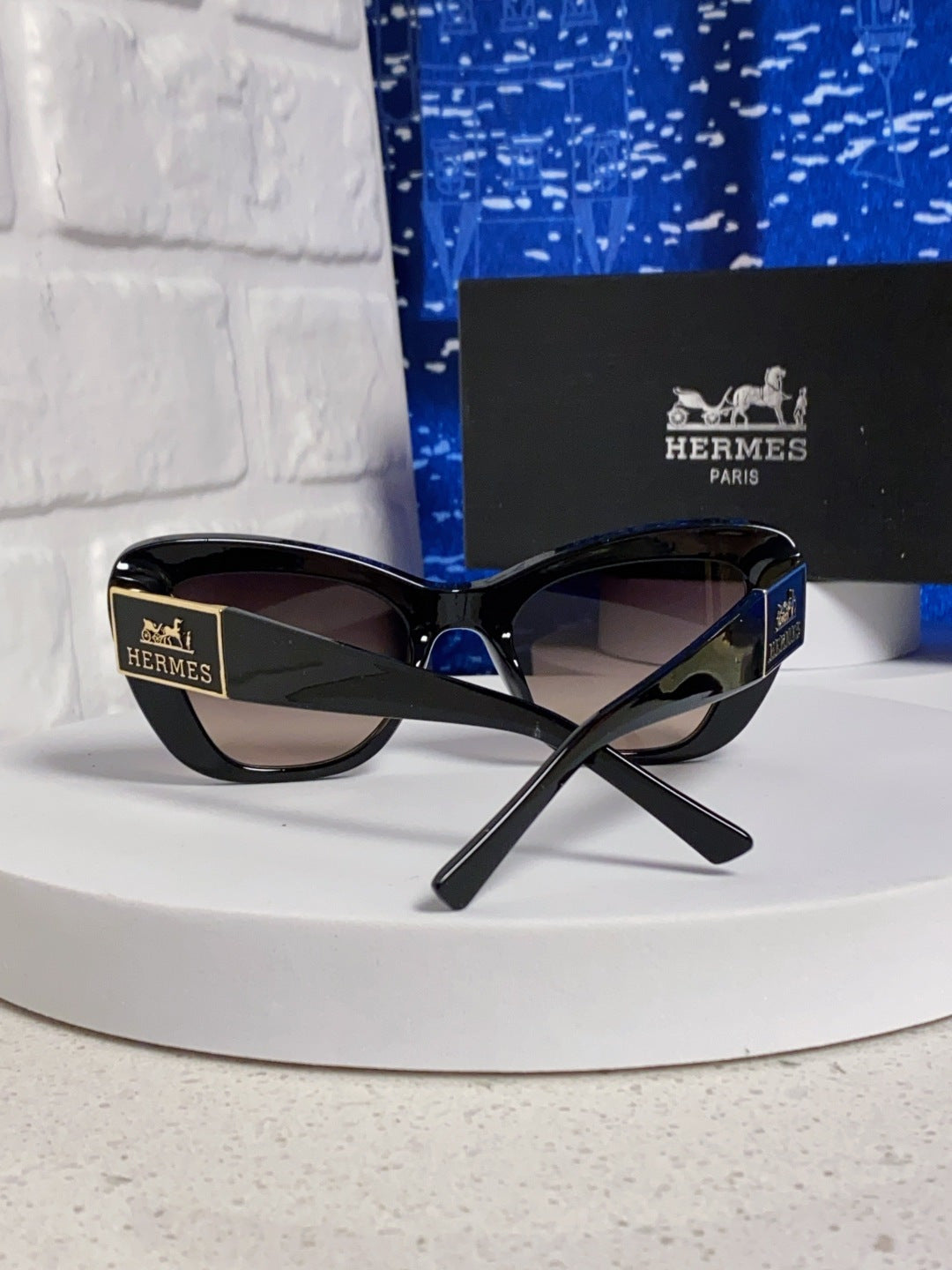 Hermès Cat-Eye Silver Lens Sunglasses for Men & Women - 358925 - detail image 3
