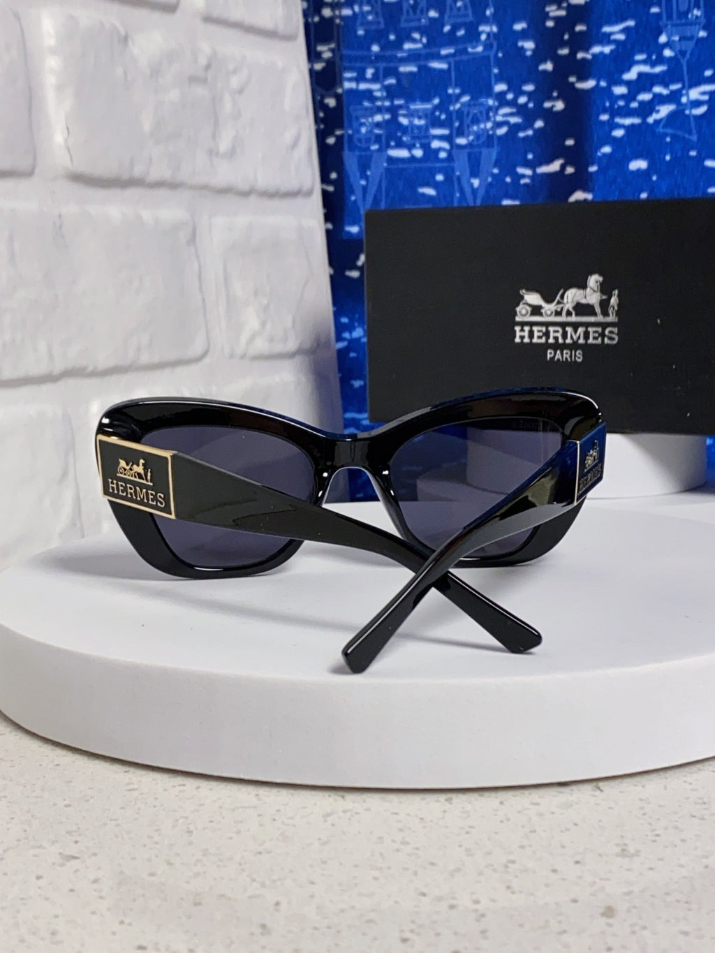 Hermès Cat-Eye Black Lens Sunglasses for Men & Women - detail image 3