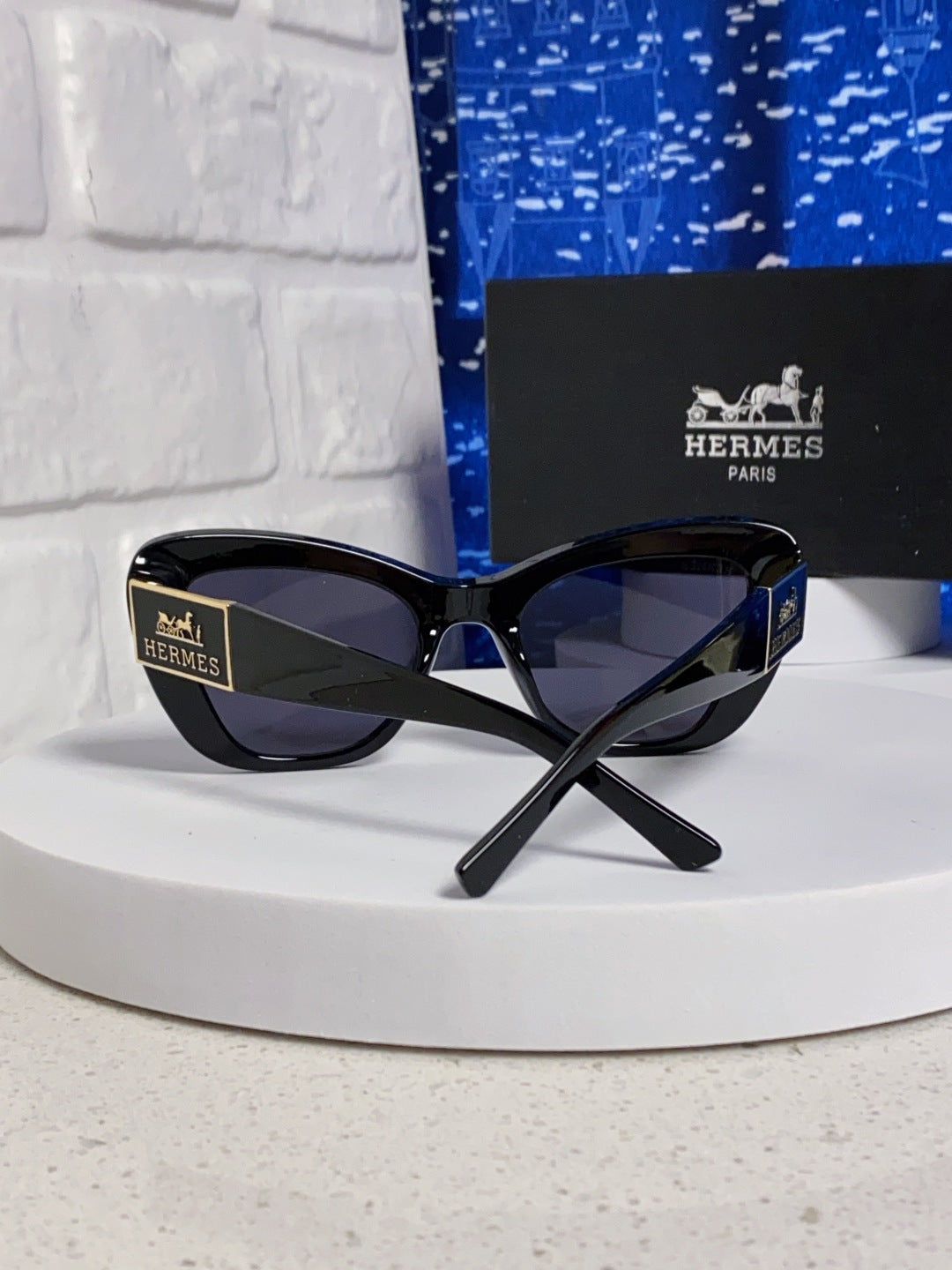 Hermès Cat-Eye Black Lens Sunglasses for Men & Women - 358926 - detail image 3