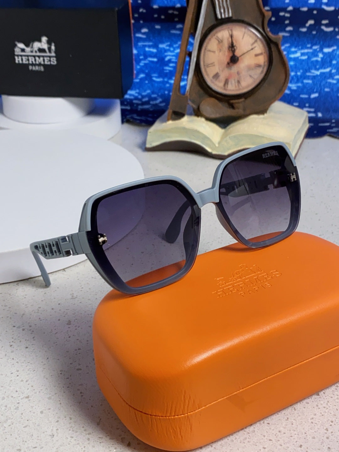 Hermès Polarized Round Gray Lens Sunglasses for Women - 358929 - detail image 10