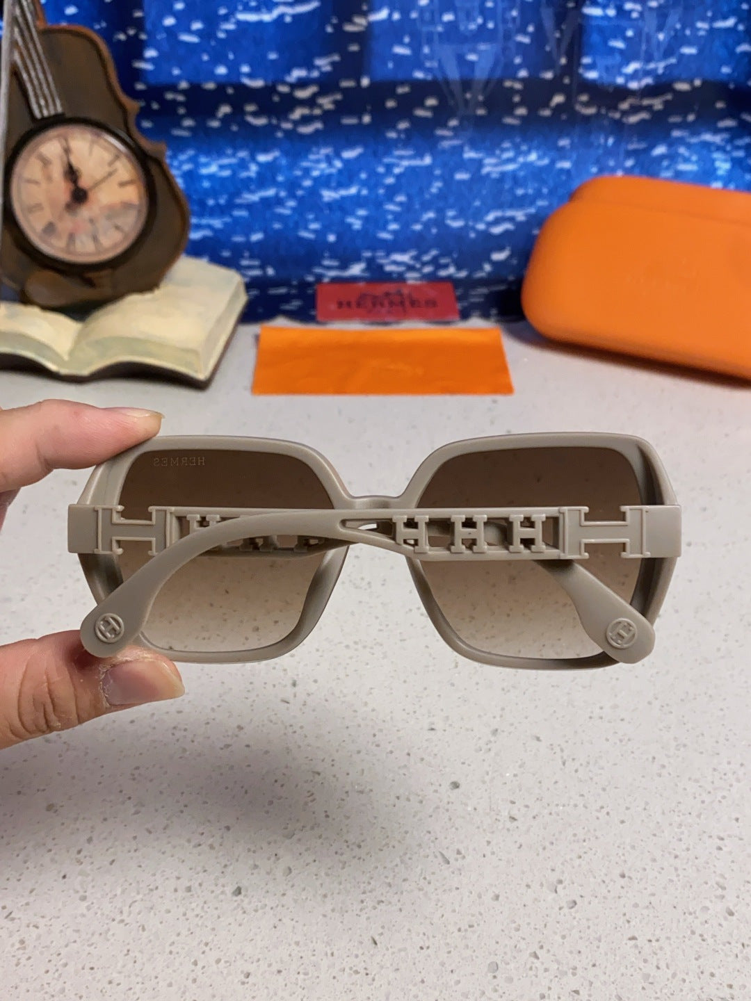 Hermès Polarized Round Brown Lens Sunglasses for Women - 358930 - detail image 5