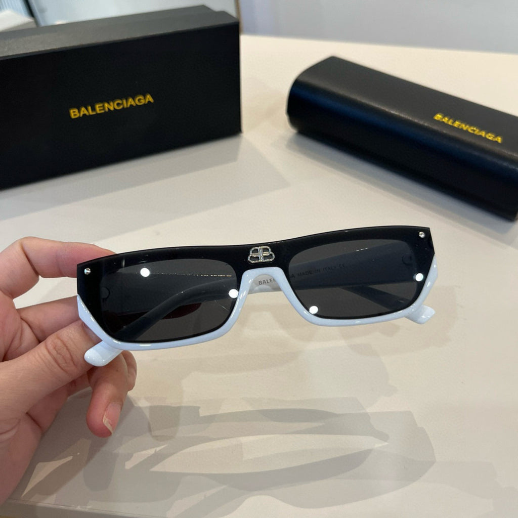Balenciaga Rectangular Silver Lens Sunglasses for Men & Women - 358640 - detail image 4