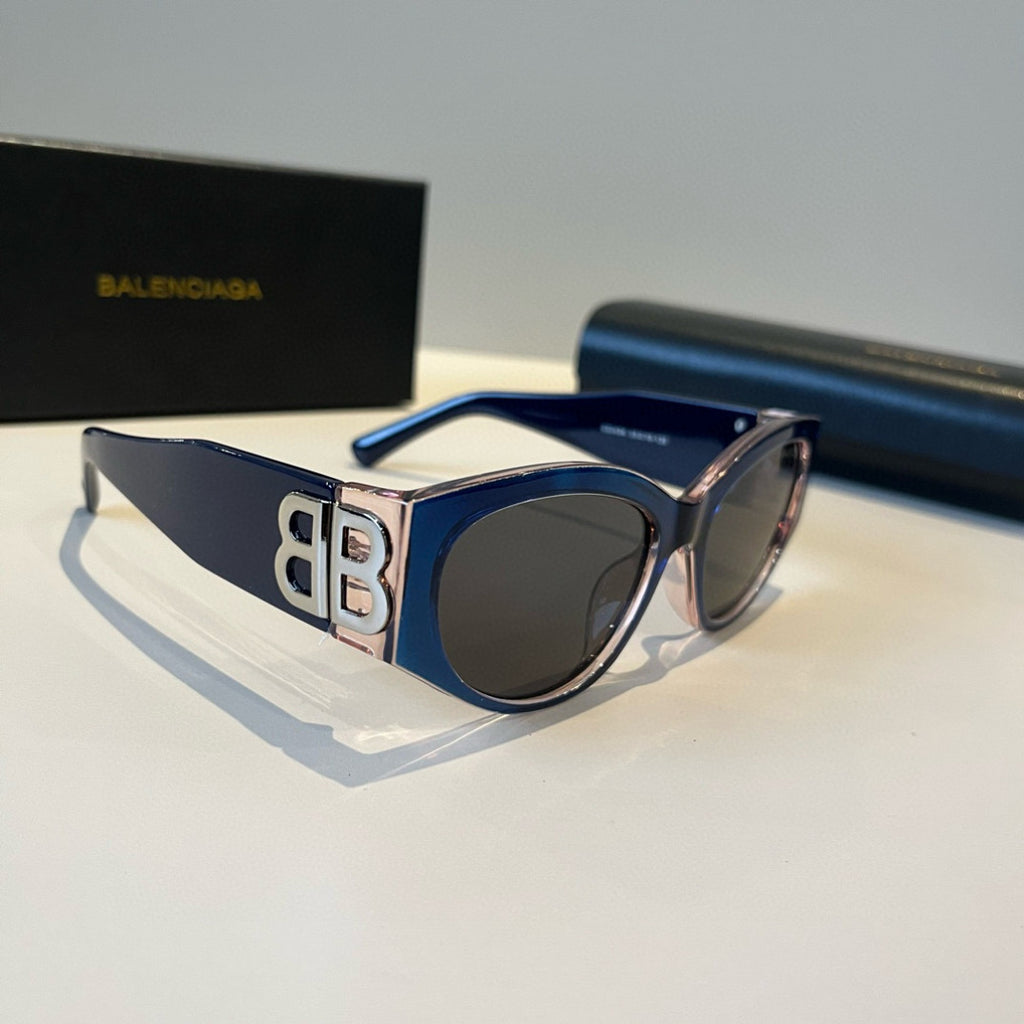 Balenciaga Rectangular Black Lens Sunglasses for Men & Women - 358661