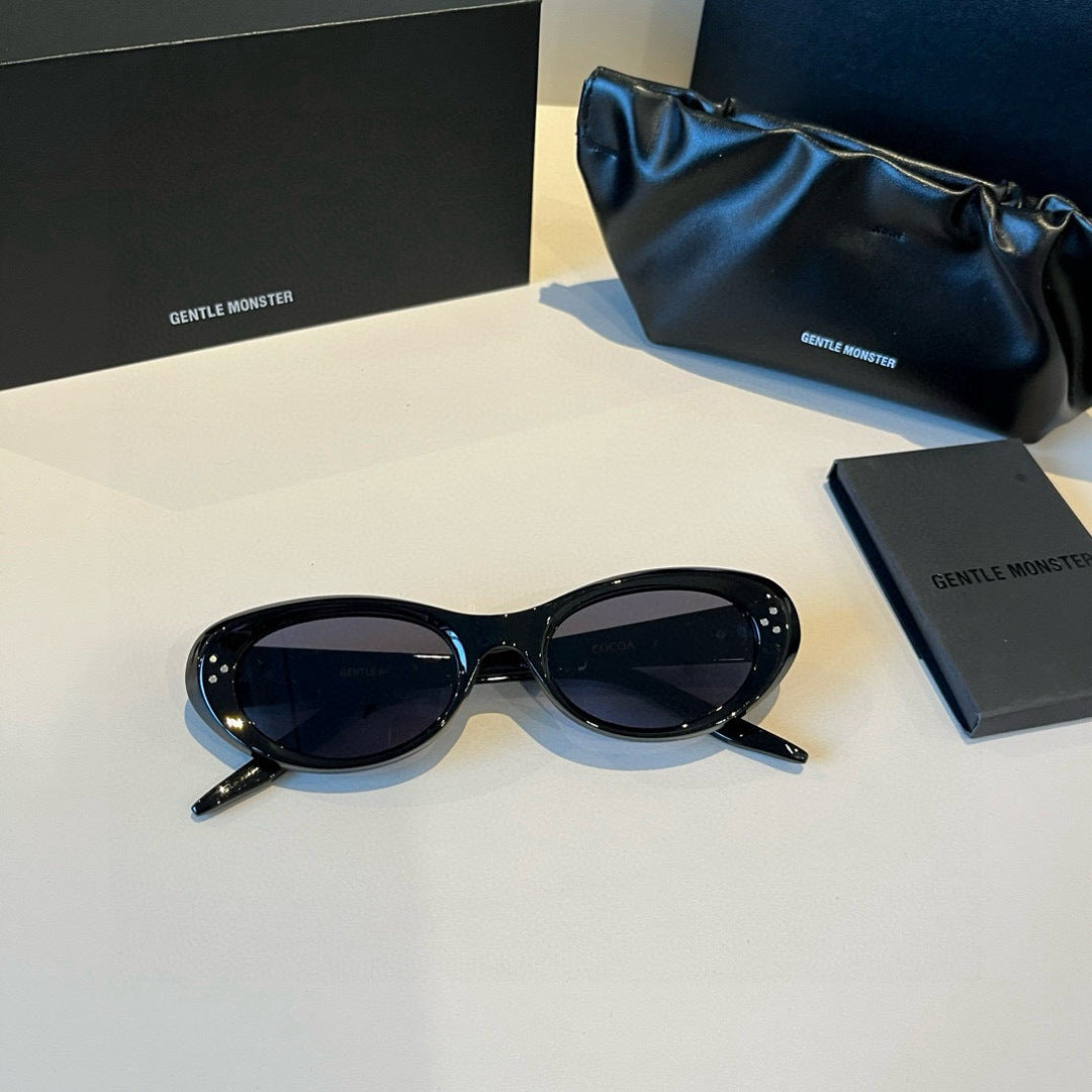 Gentle Monster Cat-Eye Black Lens Sunglasses for Men & Women - detail image 10