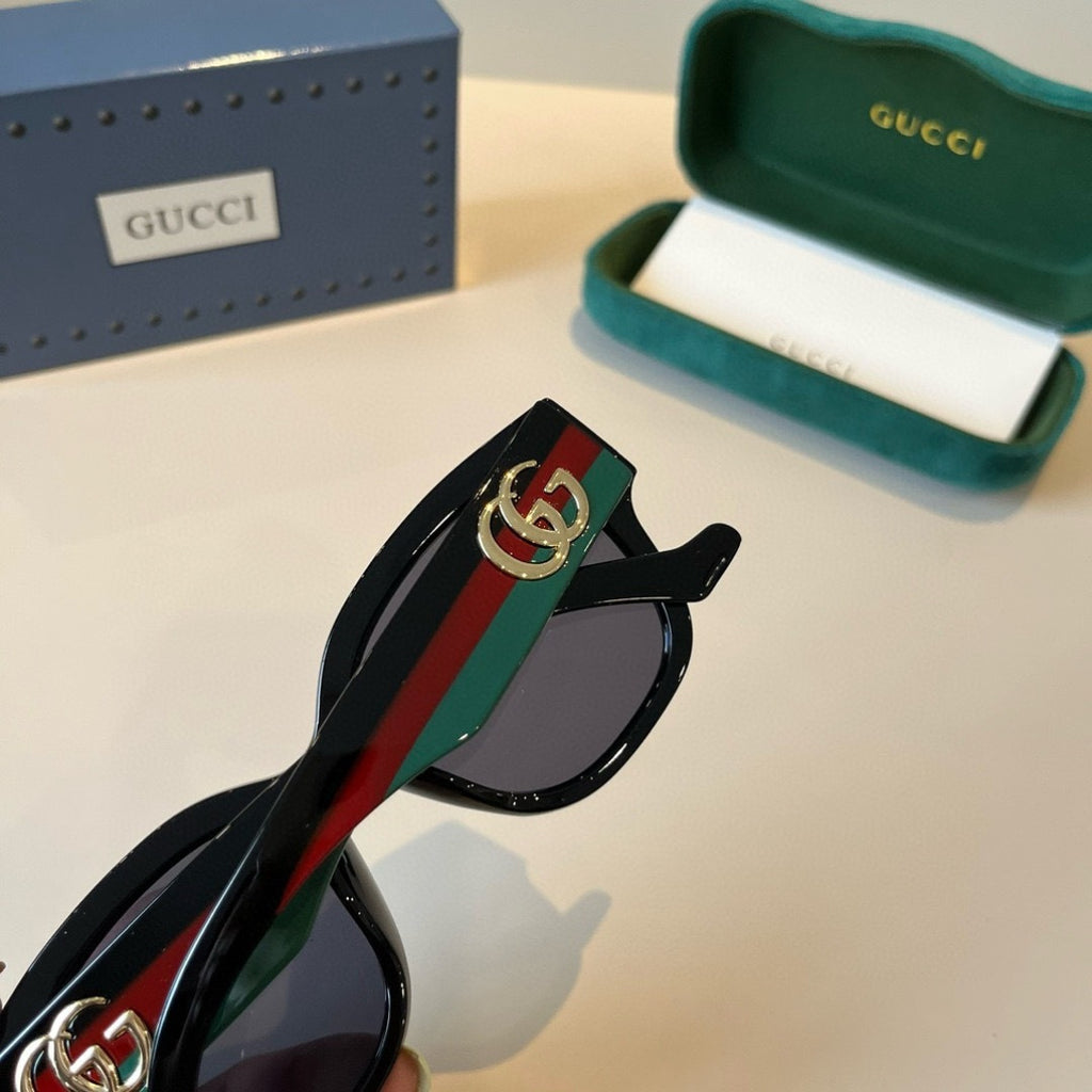 Gucci Oversized Black Lens Sunglasses for Men & Women - 464978 - detail image 6
