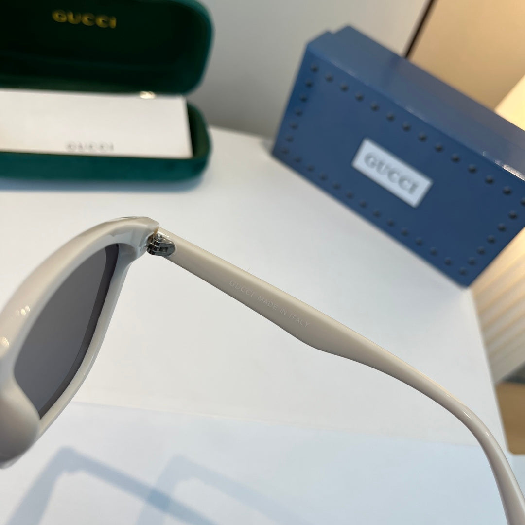 Gucci Oversized Silver Lens Sunglasses for Men & Women - 448838 - detail image 10