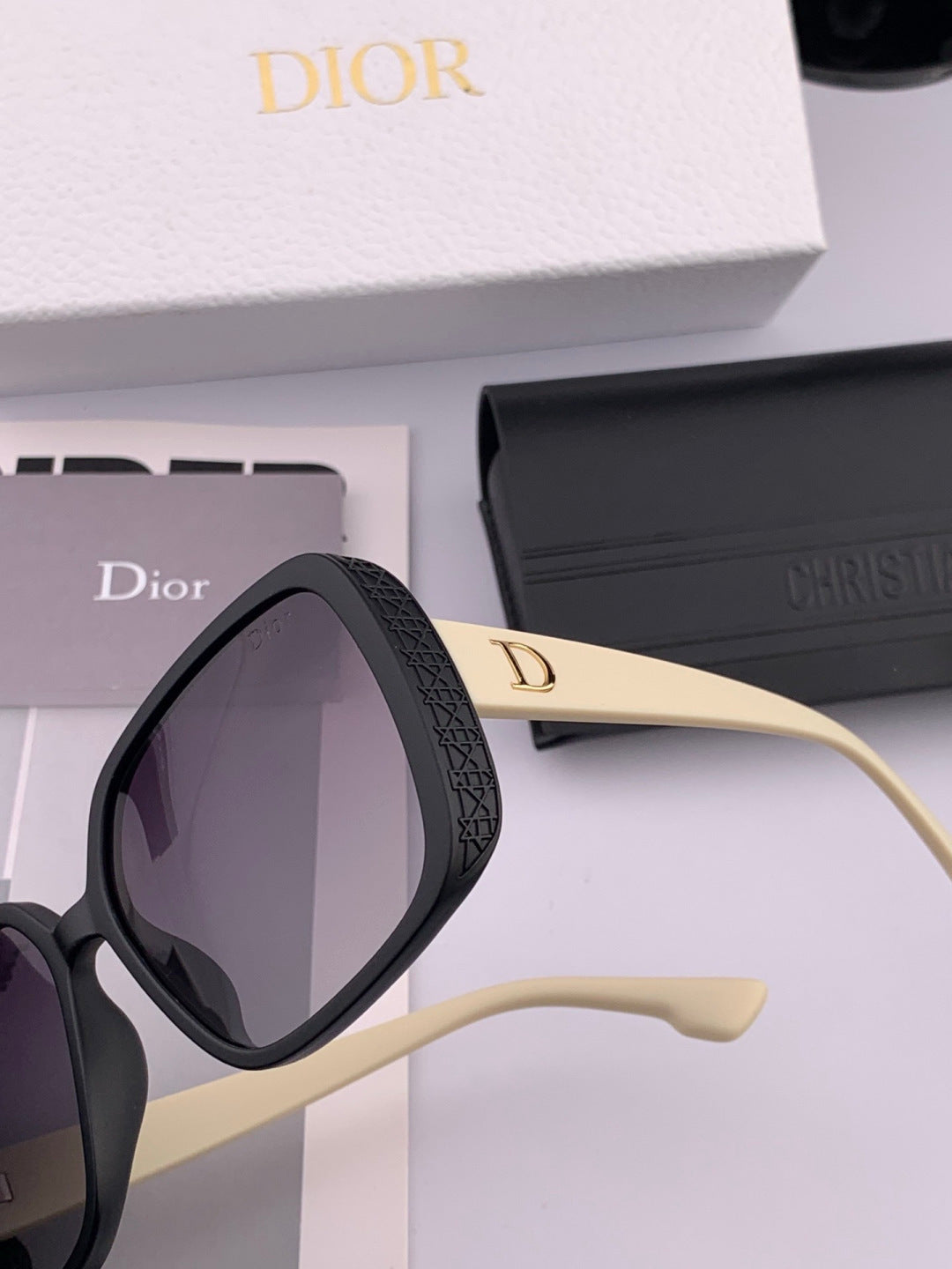 Dior D7277 Polarized Square Black Lens Sunglasses for Men & Women - 934554 - detail image 2