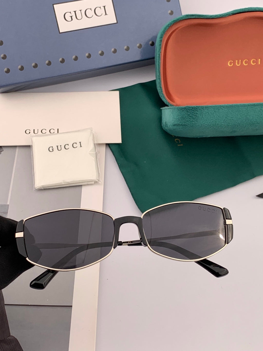 Gucci G2827 Polarized Oversized Red Lens Sunglasses for Men & Women - 934085