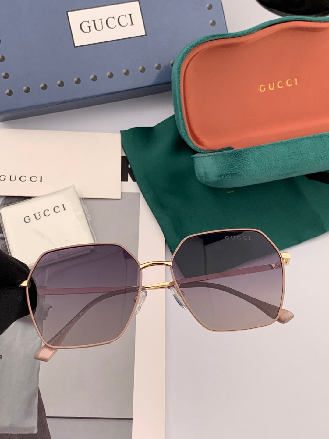 Gucci G1826 Polarized Oversized Gold Lens Sunglasses for Men & Women - detail image 3