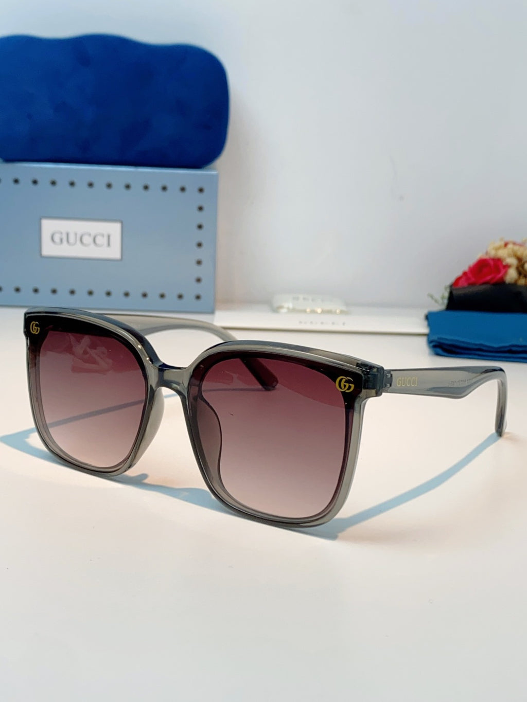 Gucci Fashion Red Lens Sunglasses for Men & Women - 997541