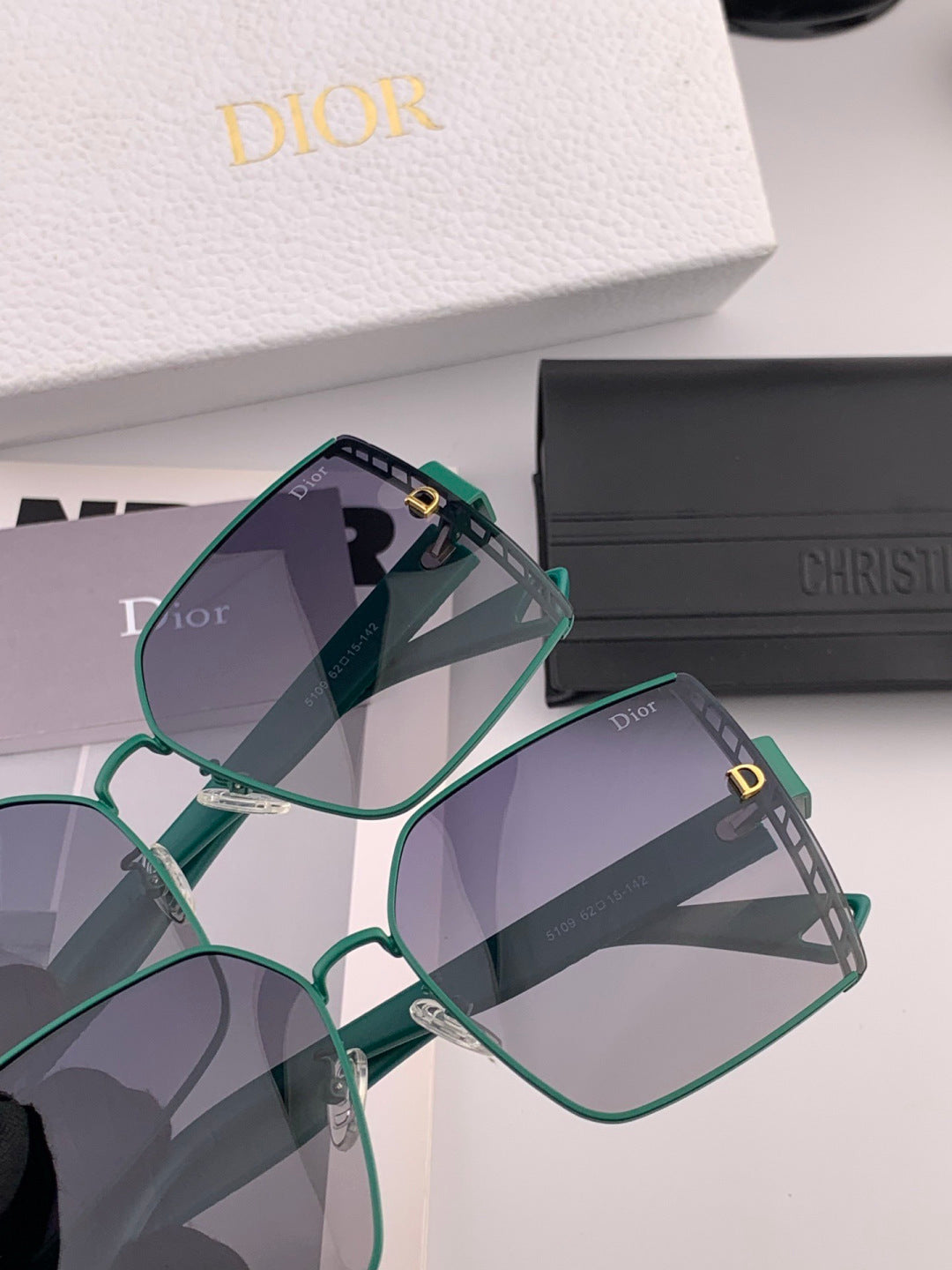 Dior CD9315 Polarized Square Red Lens Sunglasses for Women - detail image 4